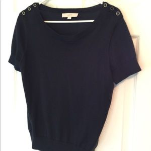 Short sleeved light sweater